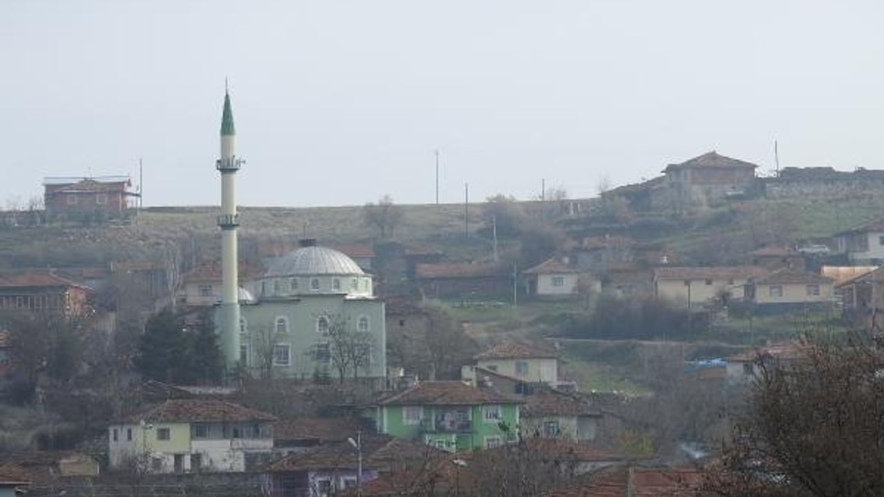 Köylüler hak ettikleri hizmeti alamadıkları için referandum için sandık başında