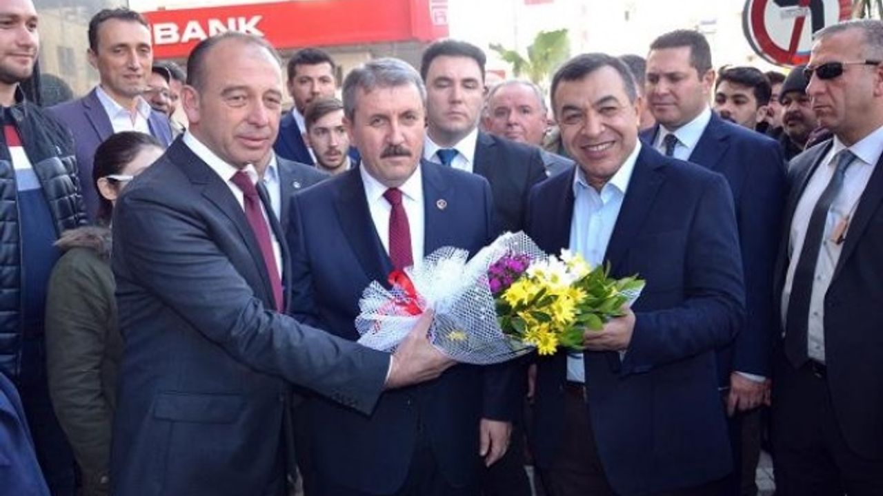 5 Belediye başkanı ile birlikte çalıştıktan sonra başkanlık koltuğuna oturacak.