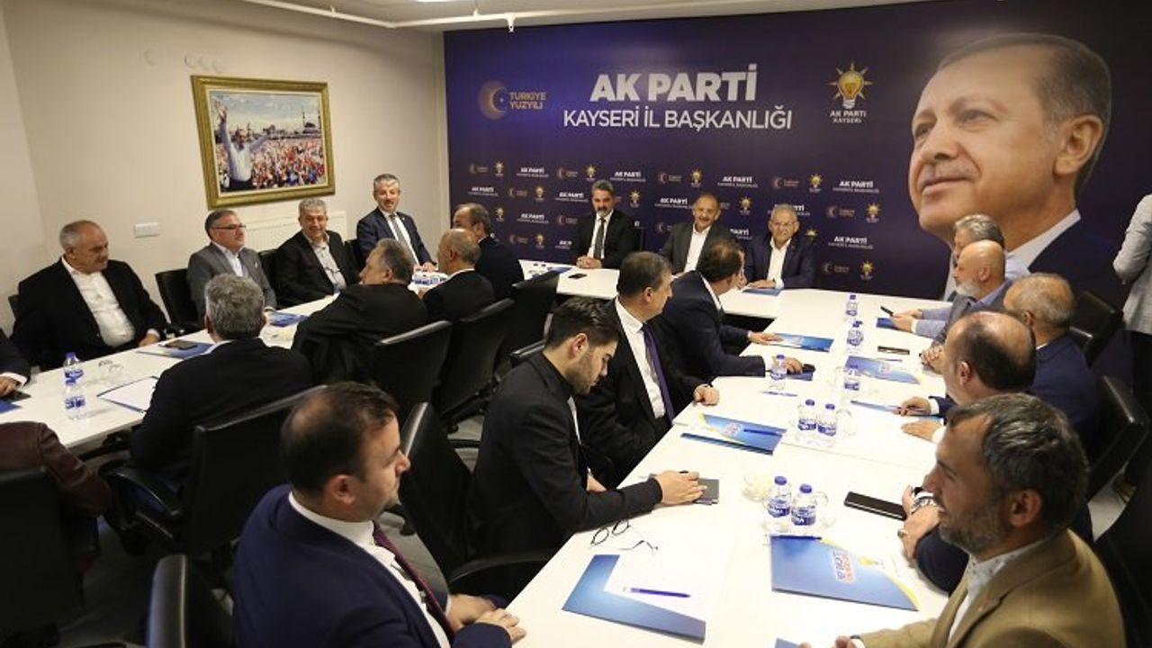 AK Parti Kayseri'den bakan ve başkanlı istişare toplantısı