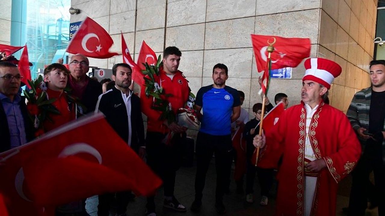 Ankara'nın gururu sporculara coşkulu karşılama