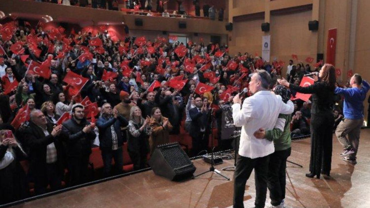 Cem Karaca, Barış Manço, Erkin Koray, Neşet Ertaş konserle anıldı