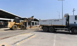 Bursa Osmangazi'de pazarlar temizlenerek dezenfekte edildi