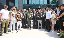 Antalya Kumluca'nın gururları törenle karşılandı