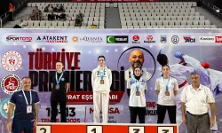 Bursa Büyükşehir Belediyesporlu karatecilerden 8 madalya