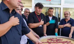 İzmir'de Başkan Tugay Aliağa’da aşure lokmasına ortak oldu