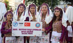 Kocaeli’de 2. Balkan Halk Oyunları rüzgarı esti