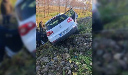 Ordu'da Şarampole Yuvarlanan Aracın Sürücüsü Yaralandı