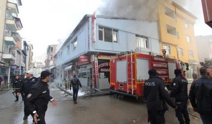Bayburt’taki yangın CHP il binasına sıçradı!