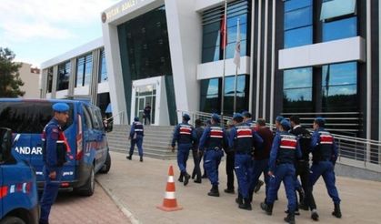 Burdur'da jandarmayla çatışan şüphelilerden 4'ü tutuklandı
