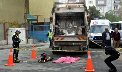 Çöp kamyonunun altında kalan kadın öldü