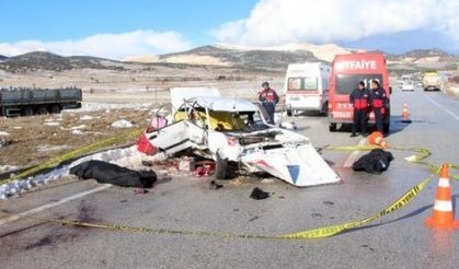 Burdur'da kaza: 2 ölü, 1 yaralı