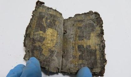 6'ncı yüzyıla ait,el yazması kitap ele geçirildi