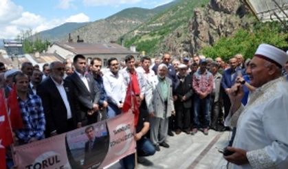 Torul’da PKK’nın kaçırdığı Öğretmen için dua edildi