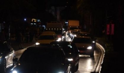 Çanakkale'de 'feribot' kuyruğu 5 kilometreyi buldu
