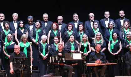 İzmit Belediyesi Türk Sanat Müziği Korosundan muhteşem konser 