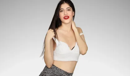 Ünlü manken Hazal Çakmak, dünya çapında başarıyla parlıyor