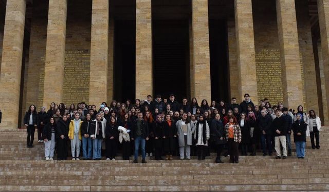 Çınar Akademi'den Anıtkabir'e ziyaret