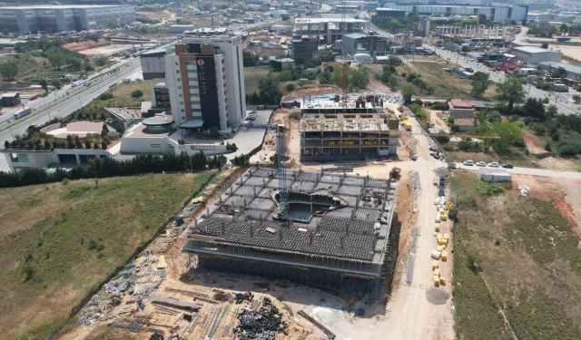Çayırova Spor Lisesi’nde çalışmalar tüm hızıyla sürüyor