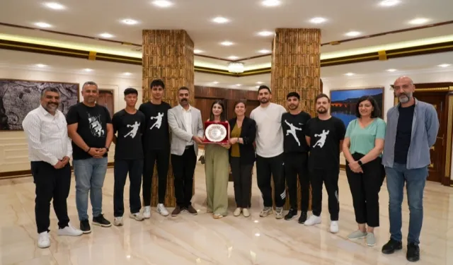 Diyarbakır Büyükşehir şampiyon sporcuları ağırladı