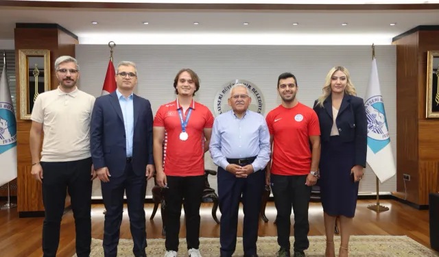 Kayseri'nin şampiyon 'Arslan'ına 'büyük' tebrik