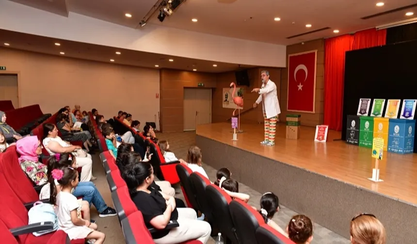İzmir Çiğli’de çocuklara geri dönüşüm bilinci oyunla aşılandı
