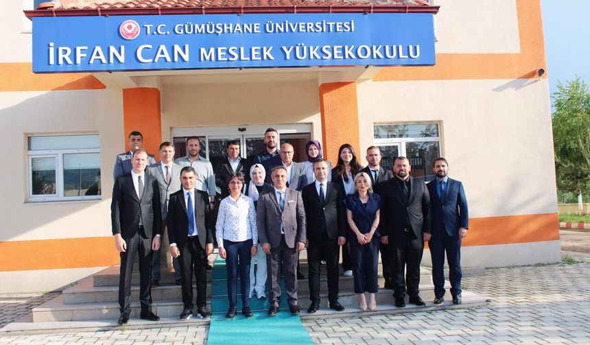 Meslek Yüksekokulunda Devir Teslim Töreni